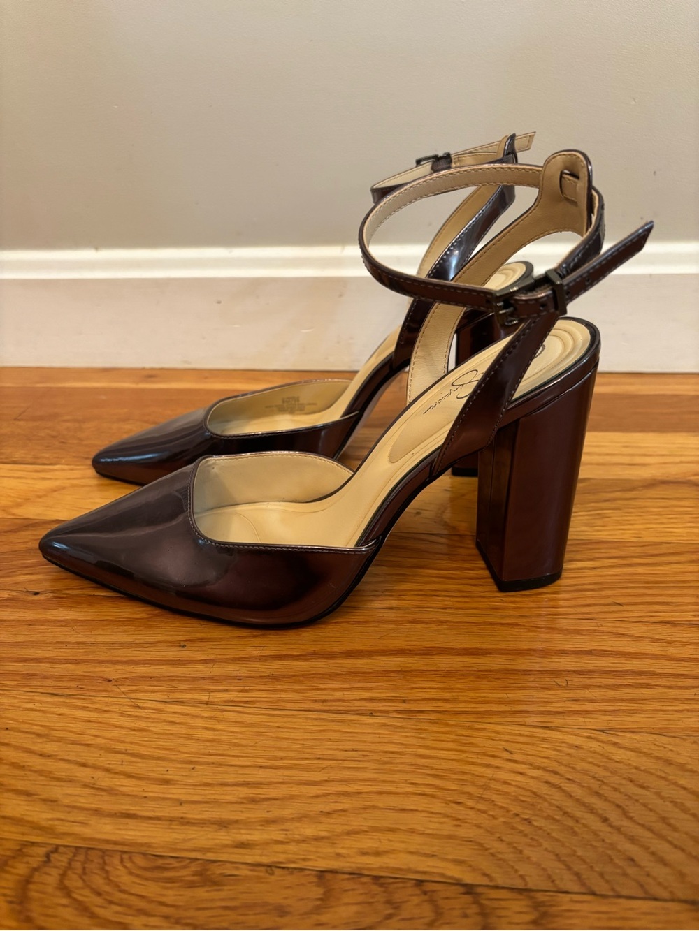 Jessica Simpson Metallic Silver Pointed 4 Inch
Block Heel Pumps - Picture 4 of 7